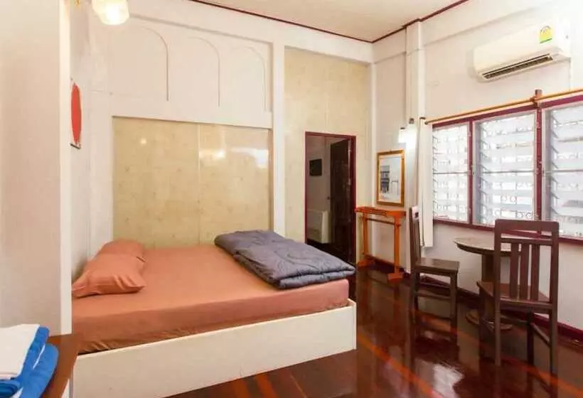 Baan Kong Hostel