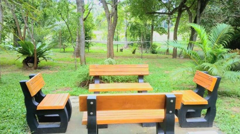 Bed and Breakfast Sorry We Are Close Now!! Green View Cabana