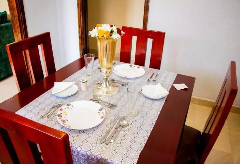 تختخواب و صبحانه Lavish Haven Home
