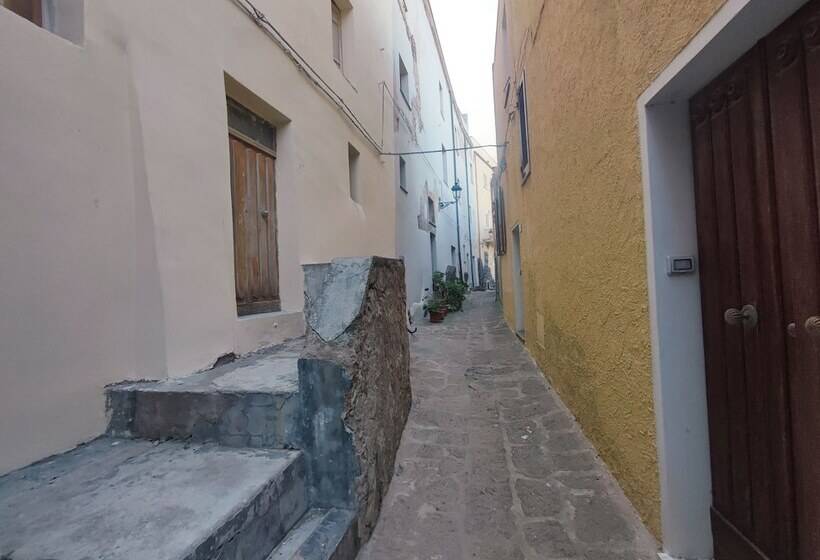 住宿加早餐  Residenza Nel Borgo L Appusentu