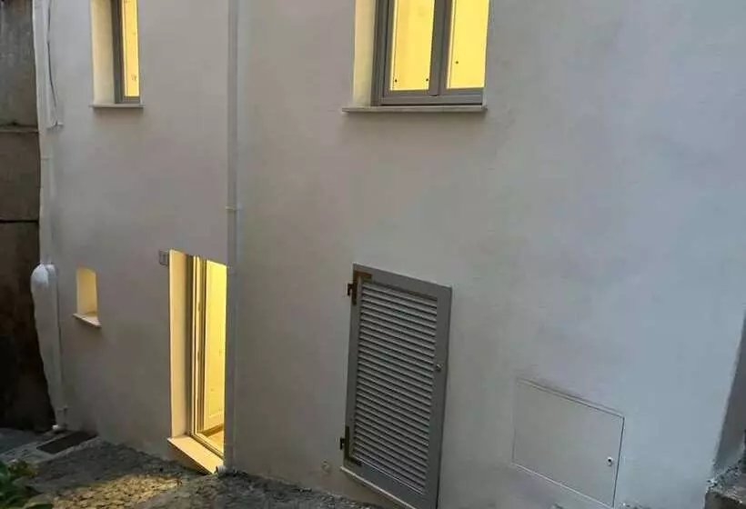 ベッドアンドブレックファースト Residenza Nel Borgo L Appusentu