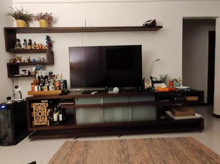 Hostel For One Com Quarto De Solteiro E Banheiro Privativos
