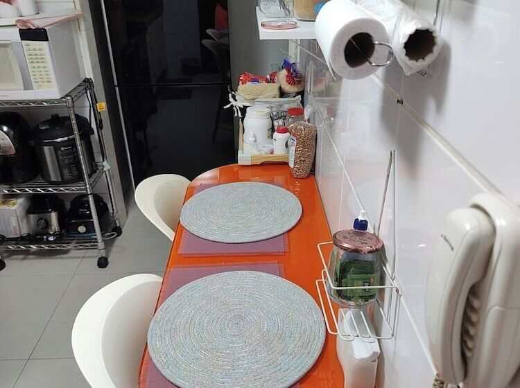 Hostel For One Com Quarto De Solteiro E Banheiro Privativos