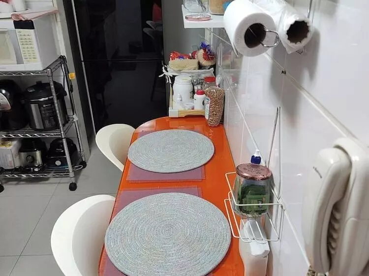 Hostel For One Com Quarto De Solteiro E Banheiro Privativos