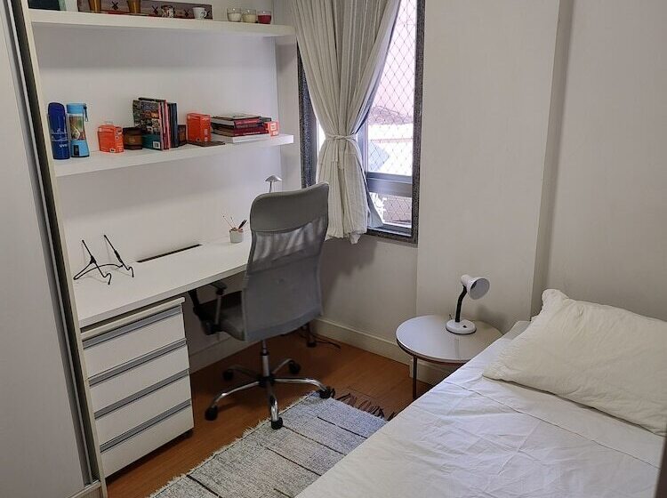 Hostel For One Com Quarto De Solteiro E Banheiro Privativos