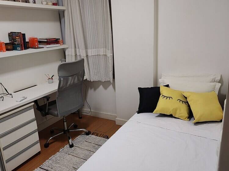 Hostel For One Com Quarto De Solteiro E Banheiro Privativos