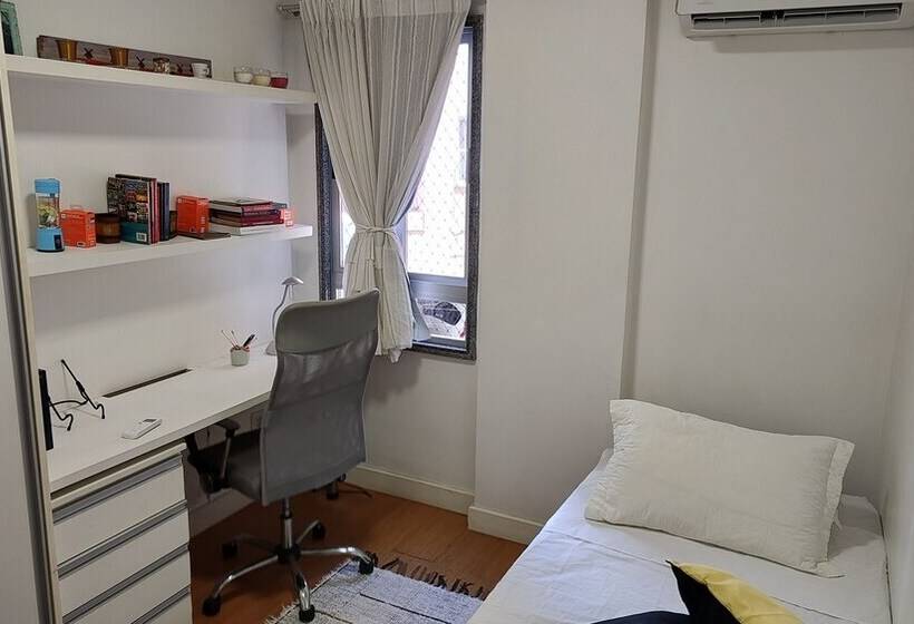 Hostel For One Com Quarto De Solteiro E Banheiro Privativos