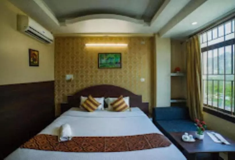 ホテル Asian Suites Guwahati