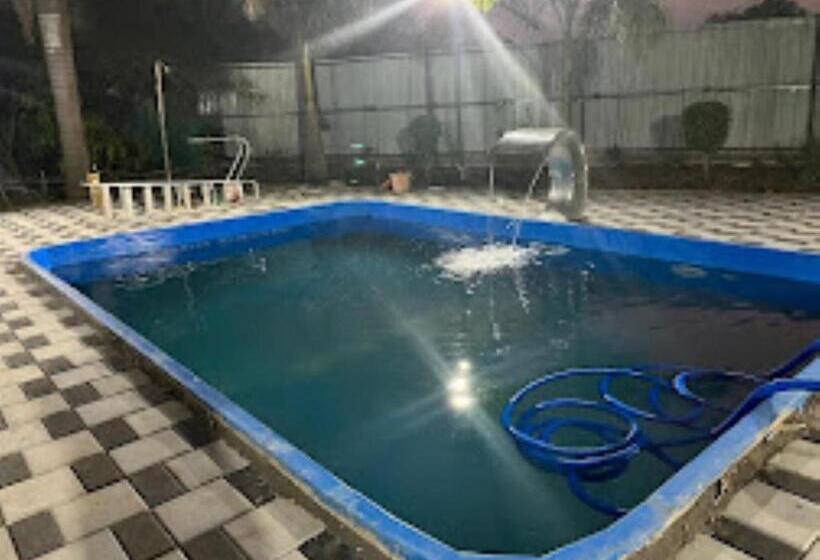 호텔 Farm House,palm Castle , Savarde