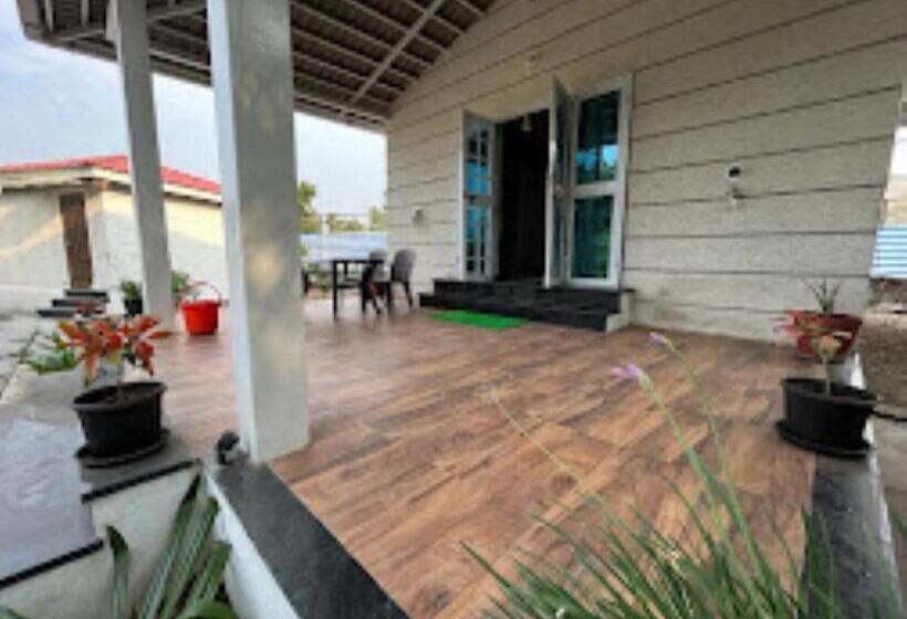 호텔 Farm House,palm Castle , Savarde