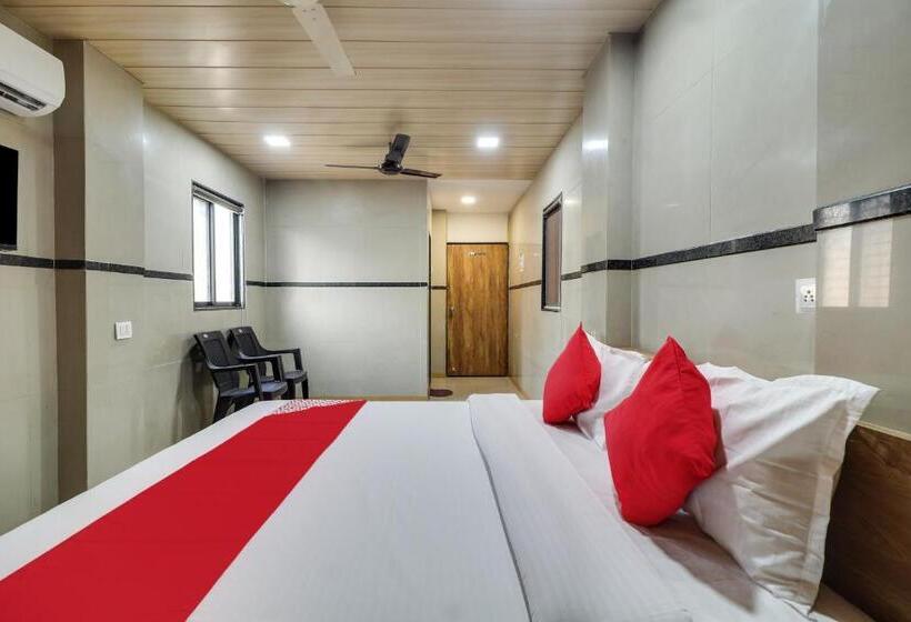 فندق Oyo Flagship Sri Lodge