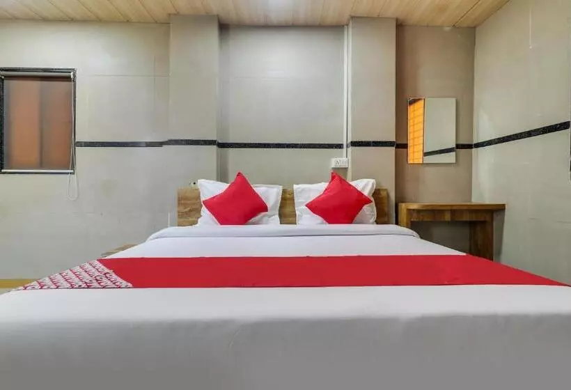 ホテル Oyo Flagship Sri Lodge