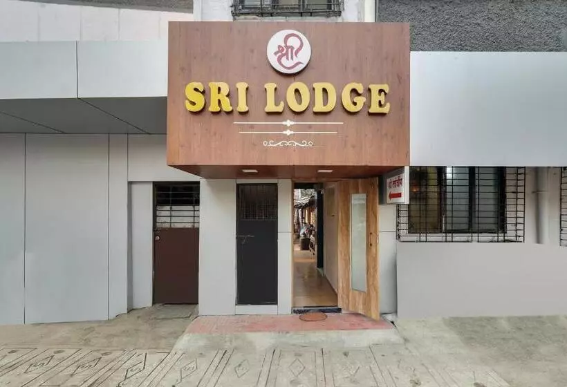 ホテル Oyo Flagship Sri Lodge