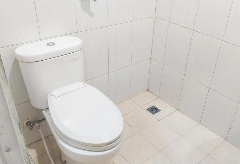 בית מלון כפרי Reddoorz Near Living Plaza Palembang