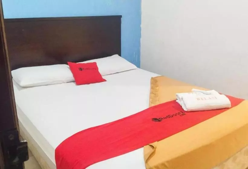 Hotelli Reddoorz Near Living Plaza Palembang