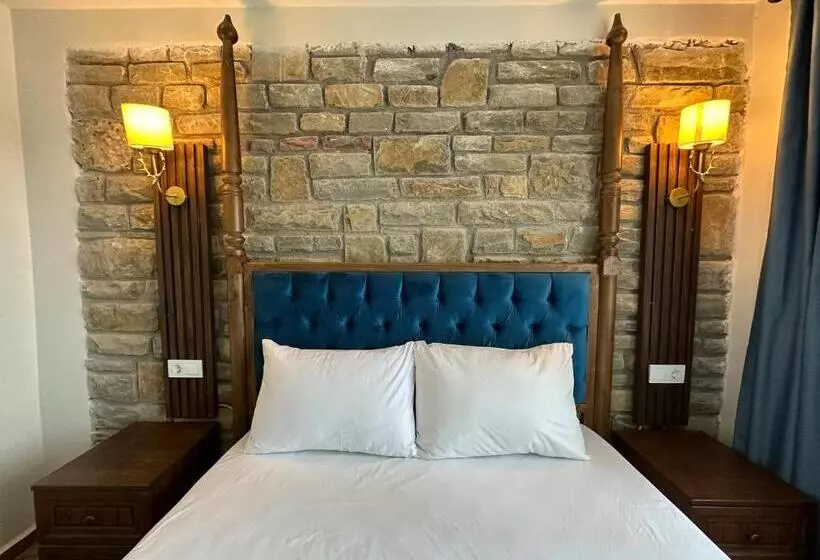İli̇a Buti̇k Otel