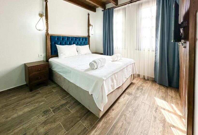 İli̇a Buti̇k Otel