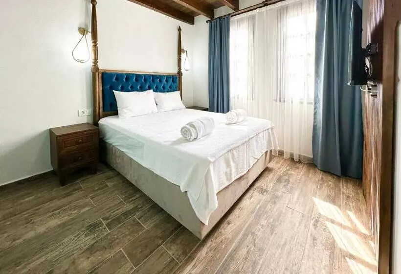İli̇a Buti̇k Otel