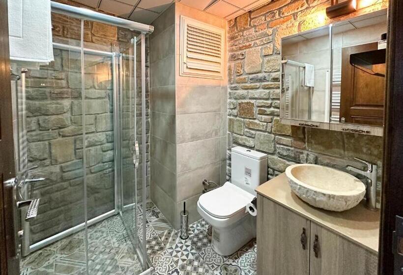 İli̇a Buti̇k Otel