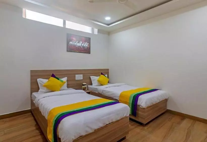 Itsy Hotels Krishna Residency, Govardhan Chauraha