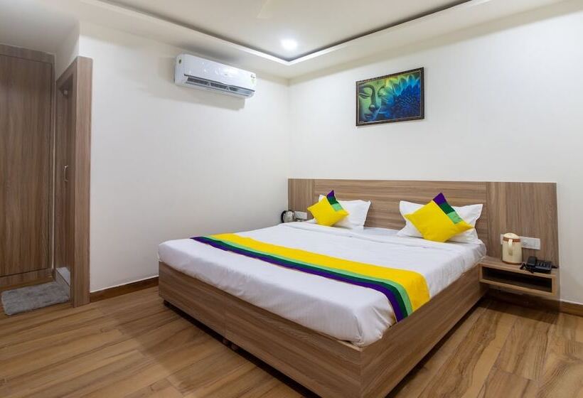 Itsy Hotels Krishna Residency, Govardhan Chauraha