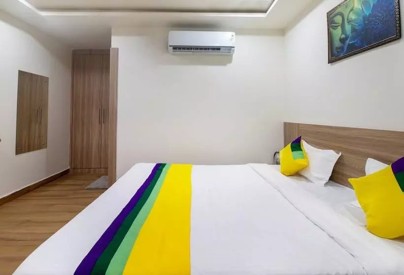 Itsy Hotels Krishna Residency, Govardhan Chauraha