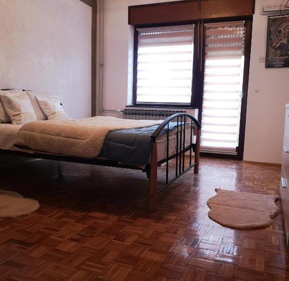 پانسیون Evergreen