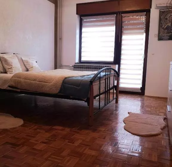 پانسیون Evergreen