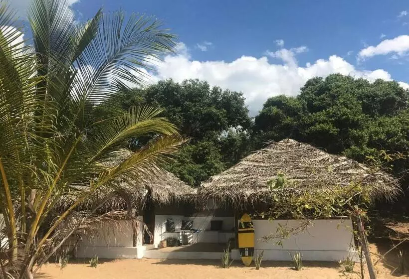 پانسیون Upali Beach Surf Resort & Café