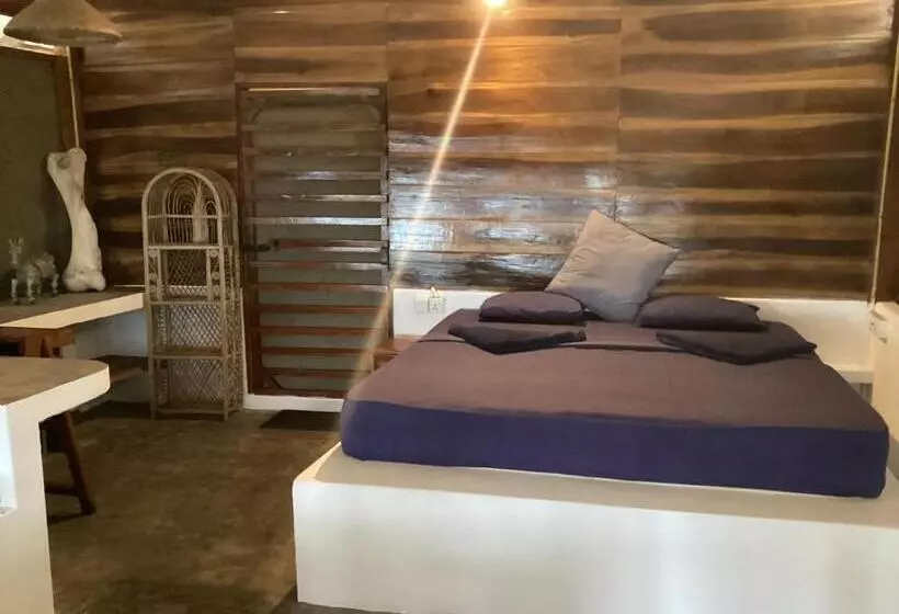 پانسیون Upali Beach Surf Resort & Café