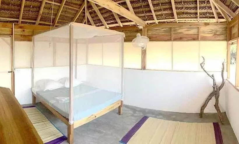پانسیون Upali Beach Surf Resort & Café