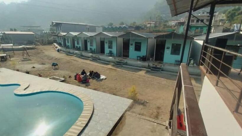 渡假胜地 The Badalstops By Om Ds