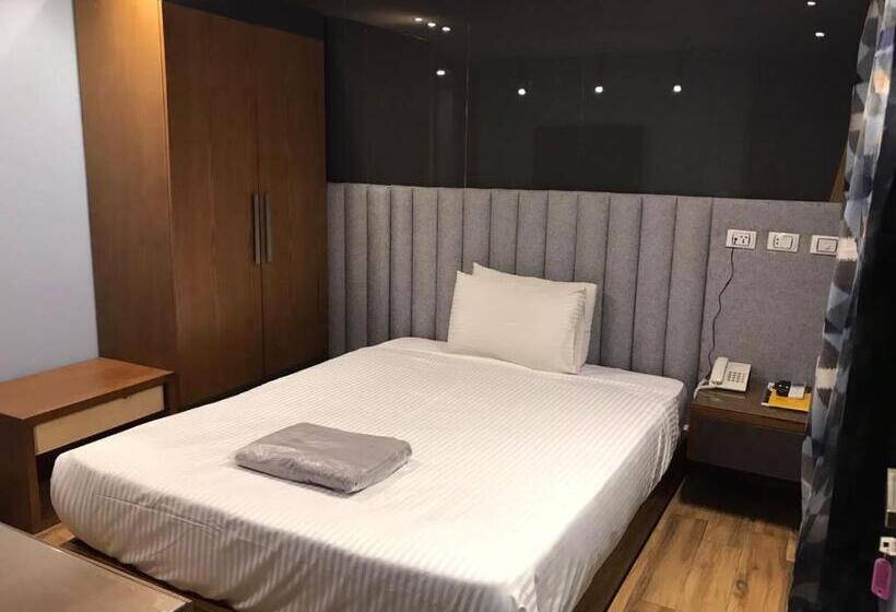 Royal Garden Hotel & Restaurant