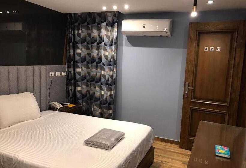 Royal Garden Hotel & Restaurant