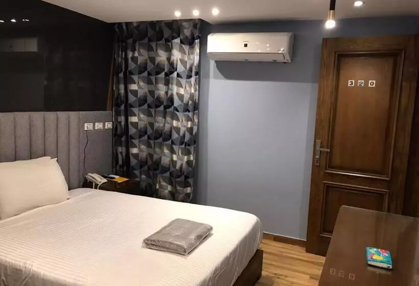 Royal Garden Hotel & Restaurant