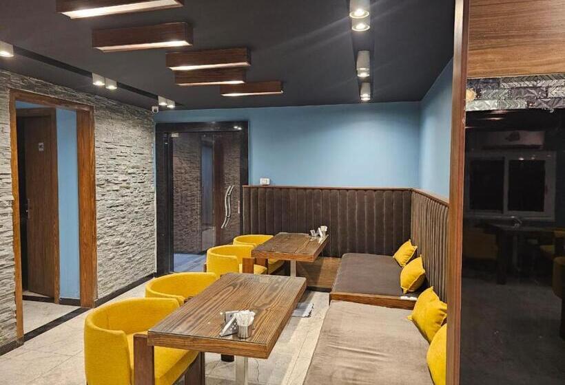 Royal Garden Hotel & Restaurant