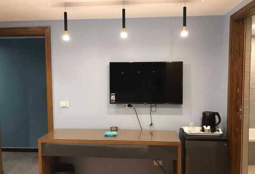 Royal Garden Hotel & Restaurant