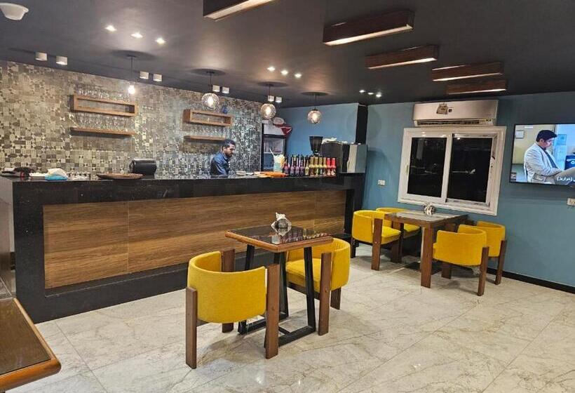 Royal Garden Hotel & Restaurant