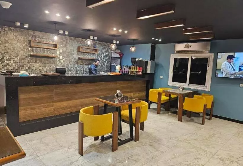 Royal Garden Hotel & Restaurant