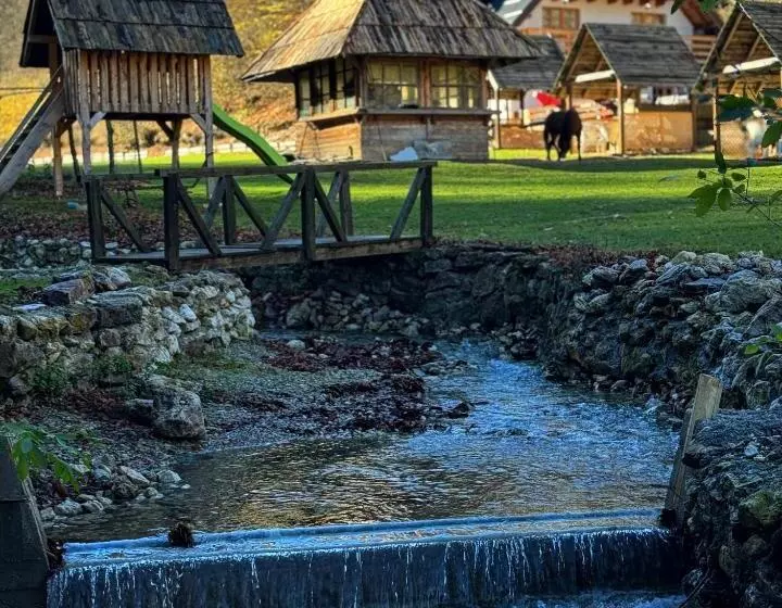 تختخواب و صبحانه Bjelasnica Villa Treskina Dvorišta Apartmani Izletište Ribnjak