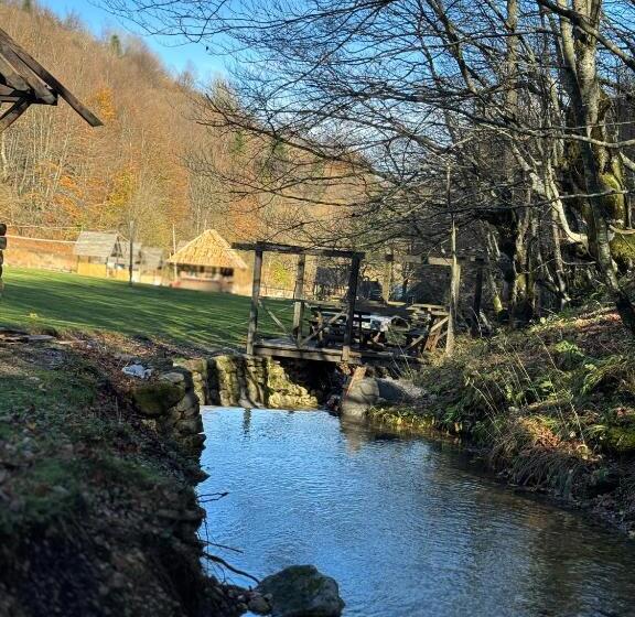 تختخواب و صبحانه Bjelasnica Villa Treskina Dvorišta Apartmani Izletište Ribnjak