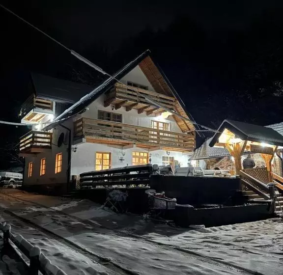 تختخواب و صبحانه Bjelasnica Villa Treskina Dvorišta Apartmani Izletište Ribnjak