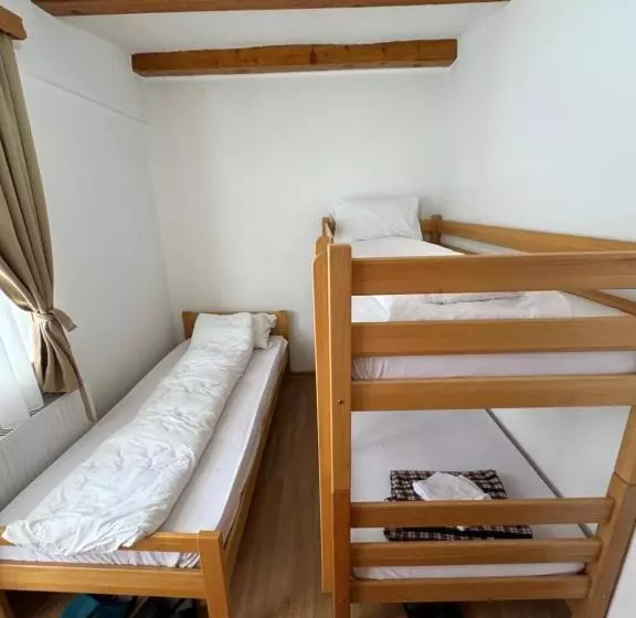 تختخواب و صبحانه Bjelasnica Villa Treskina Dvorišta Apartmani Izletište Ribnjak