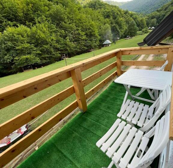 تختخواب و صبحانه Bjelasnica Villa Treskina Dvorišta Apartmani Izletište Ribnjak