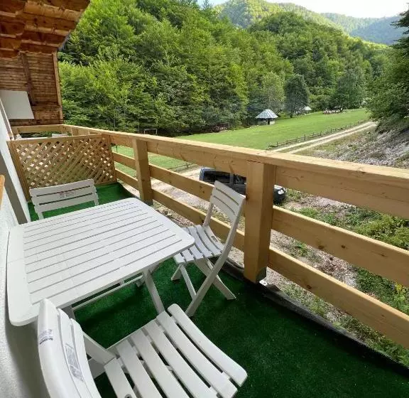 تختخواب و صبحانه Bjelasnica Villa Treskina Dvorišta Apartmani Izletište Ribnjak