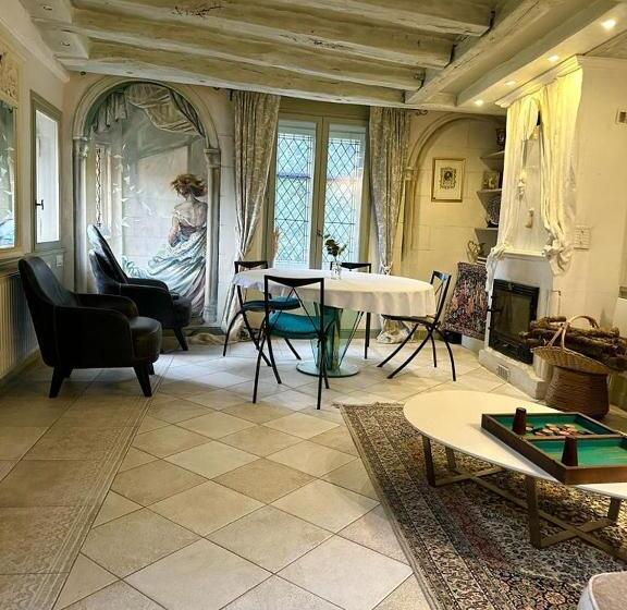 Aamiaismajoitus (B&B) Maison D Hôtes Prince Face Au Château Du Clos Luce