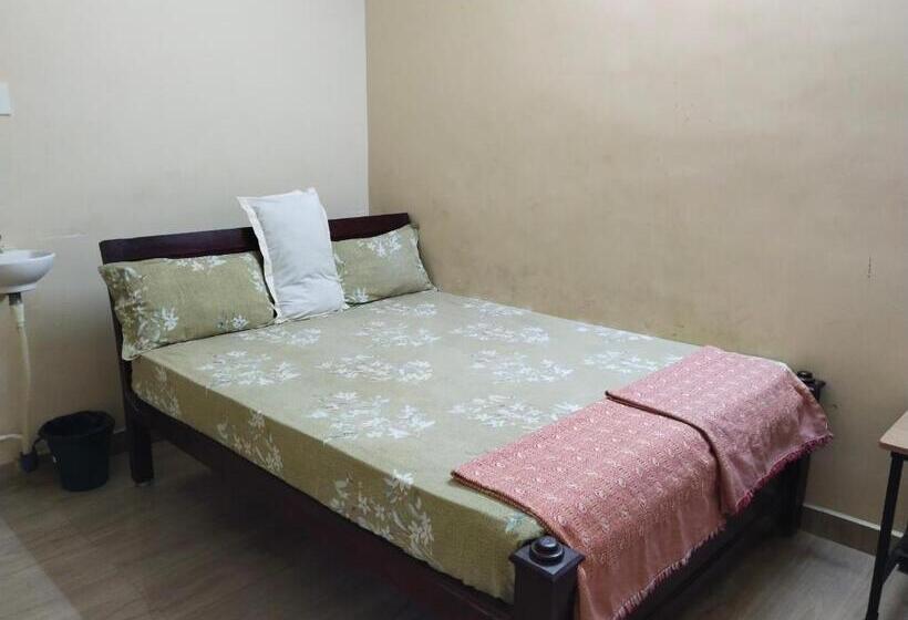 Bed and Breakfast Selvalaxmi Restaurant And Lodge