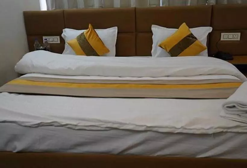 Fabhotel Flying Kiwi