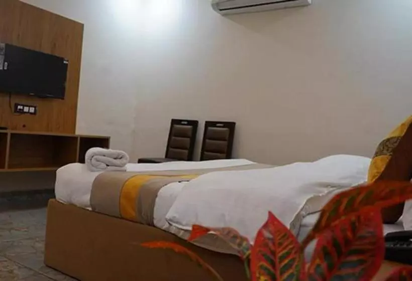 Fabhotel Flying Kiwi