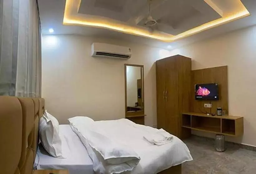 Fabhotel Flying Kiwi